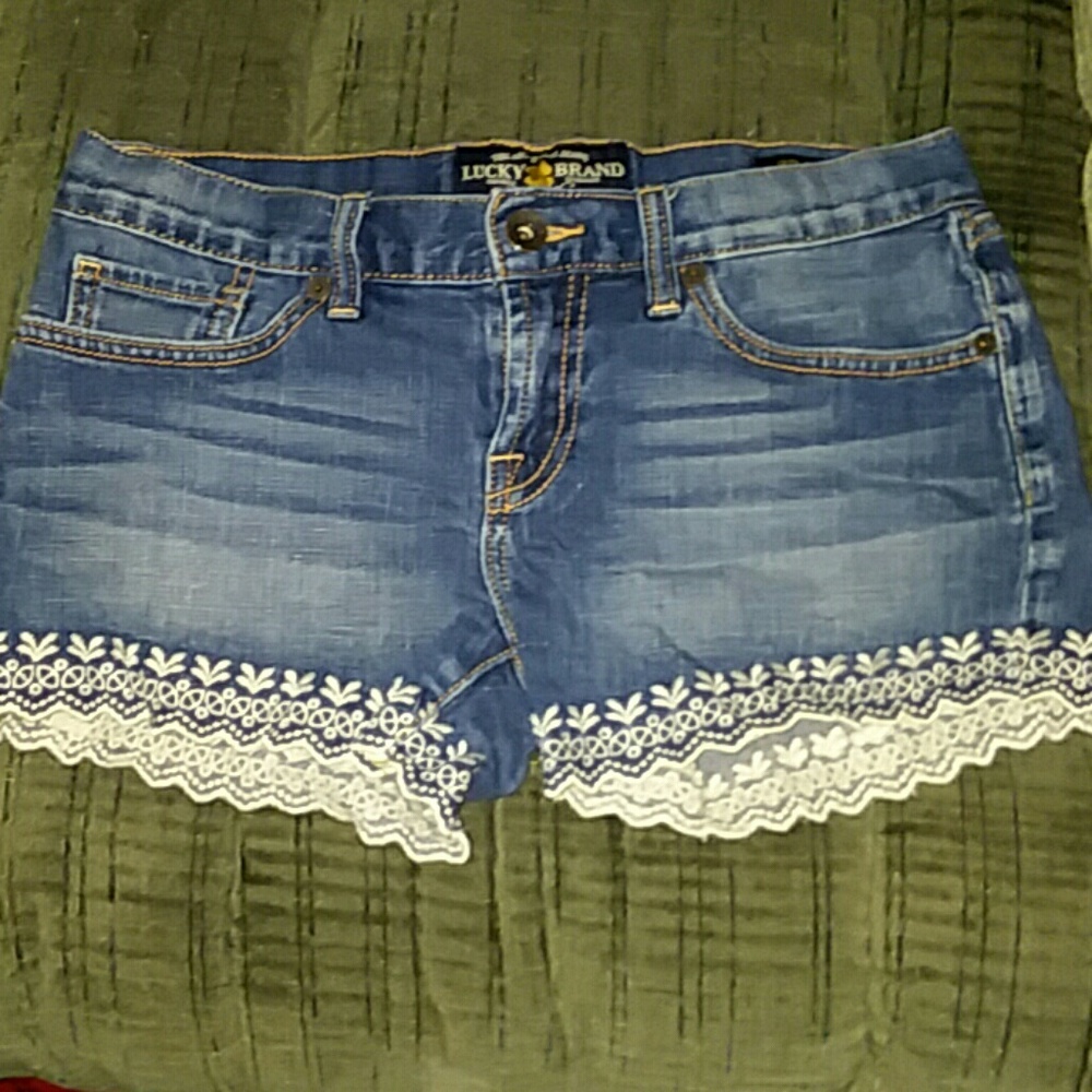 Size 0/25 lucky brand shorts